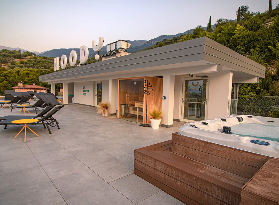 Hoody Active & Happiness Hotel主图