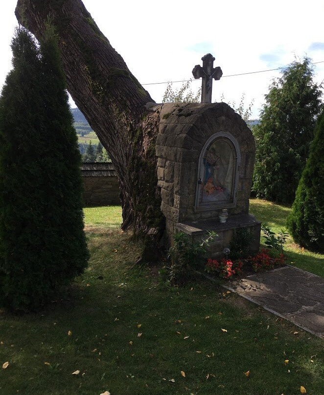 Koscioł pw. Sw. Krzyza-Chabowka必去景点