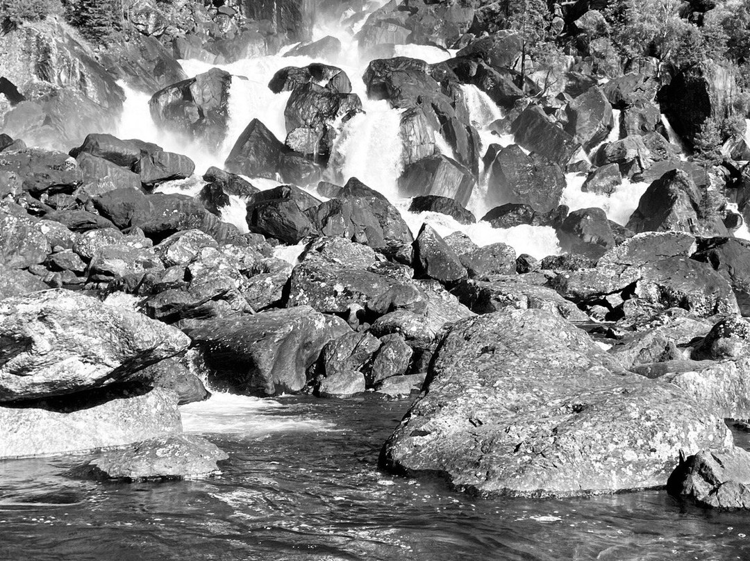 Waterfall Uchar景点图片