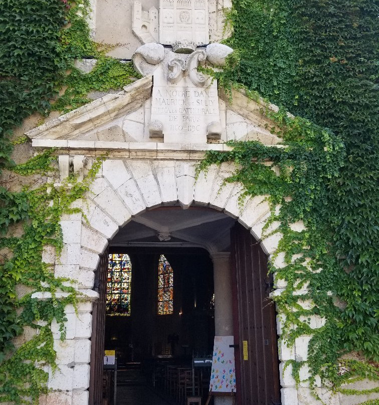 Collegiale Saint Ythier-Sully-sur-Loire必去景点