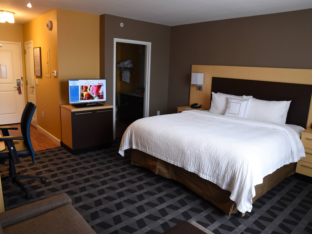 TownePlace Suites by Marriott Lawrence Downtown主图