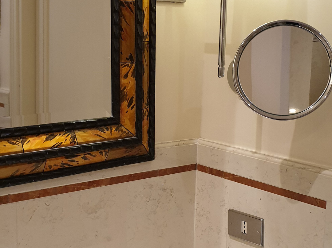 1890金冠酒店主图