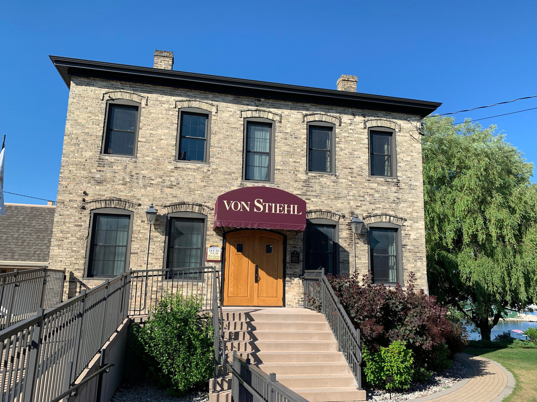 Algoma旅游景点-Von Stiehl Winery