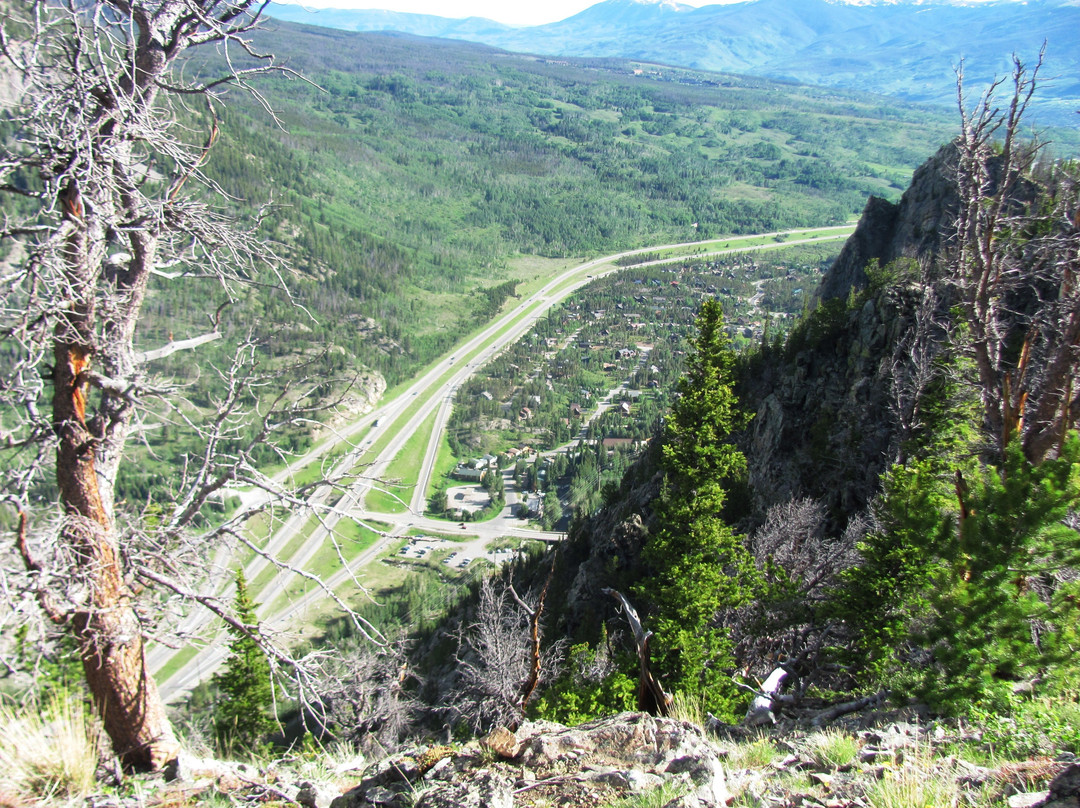 Mount Royal Trailhead景点图片