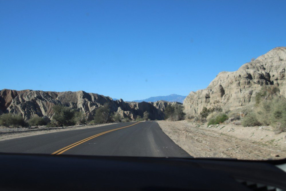 Box Canyon Road景点图片