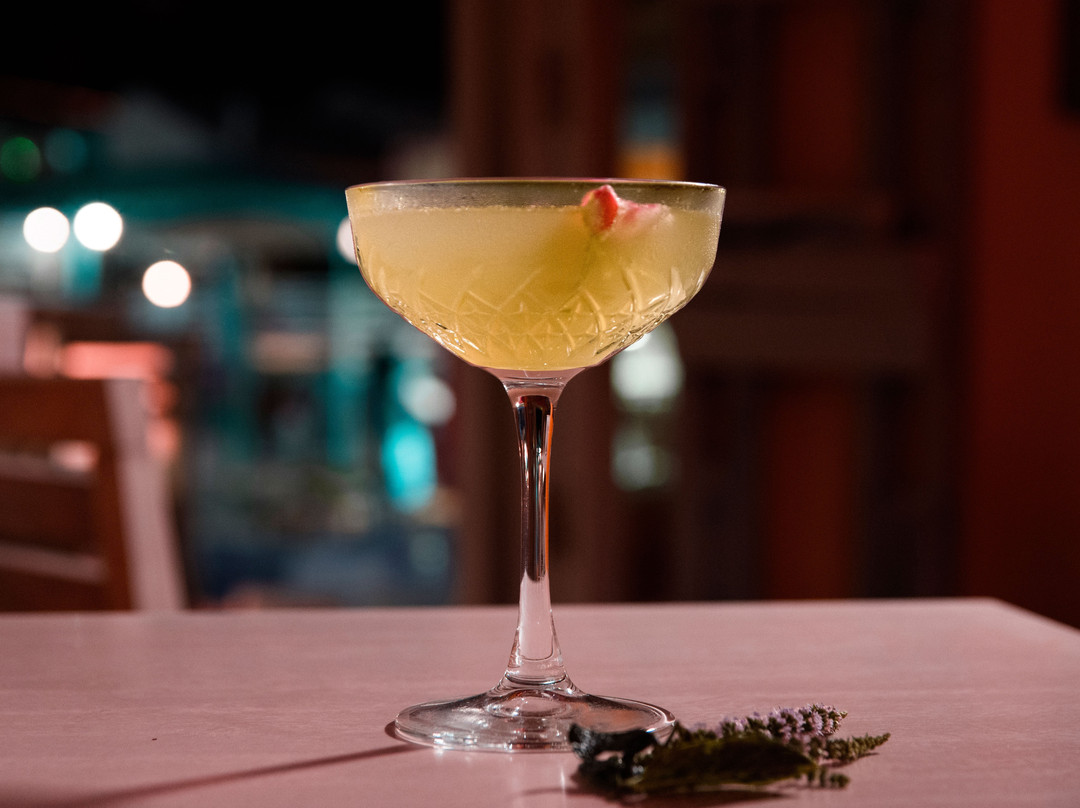 Street Cafe Cocktail Bar-Limenaria必去景点