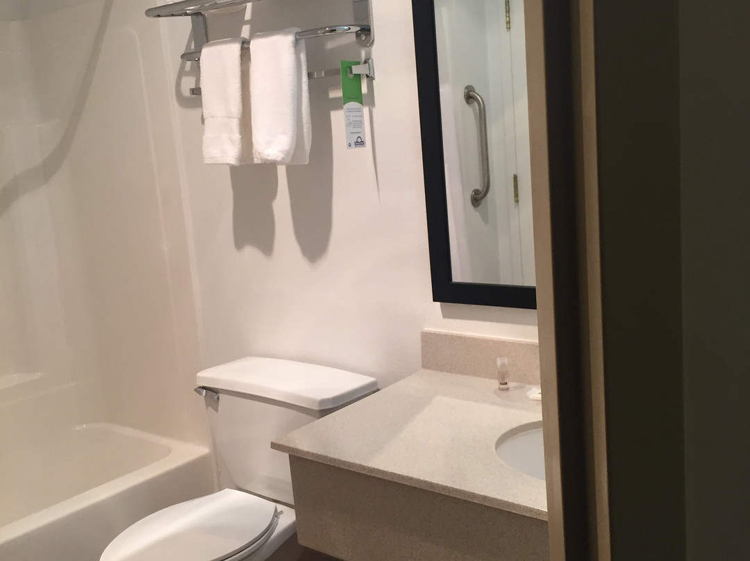 Days Inn & Suites by Wyndham Moncton主图