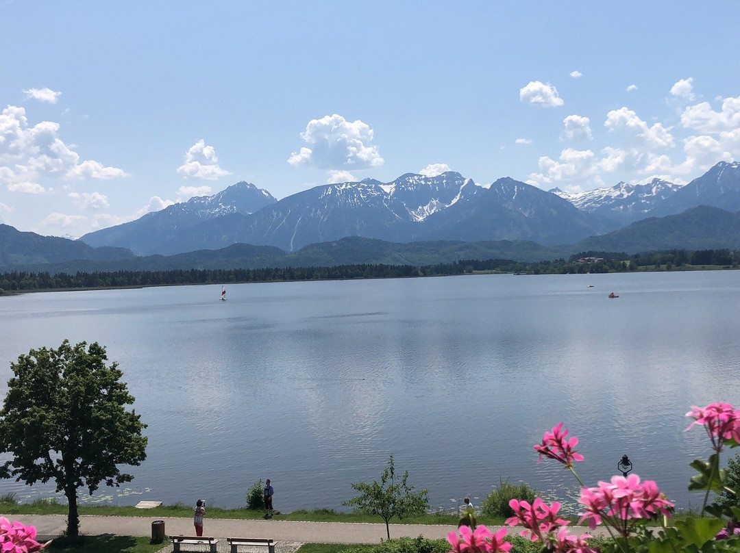 哈同湖景度假公寓酒店主图