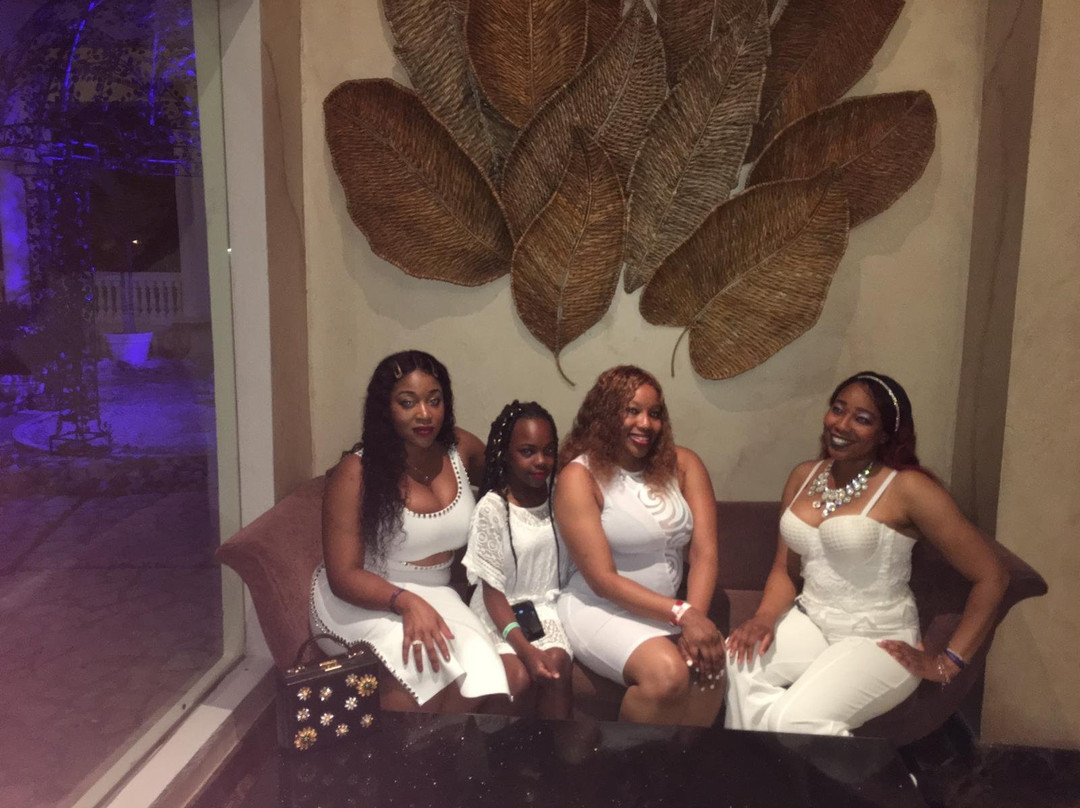 Give Me Jamaica Tours-蒙特戈贝必去景点