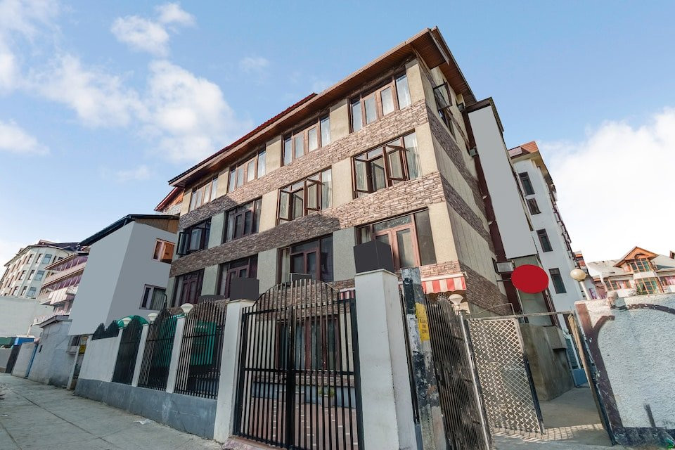 OYO Flagship 4945 AR LODGE主图