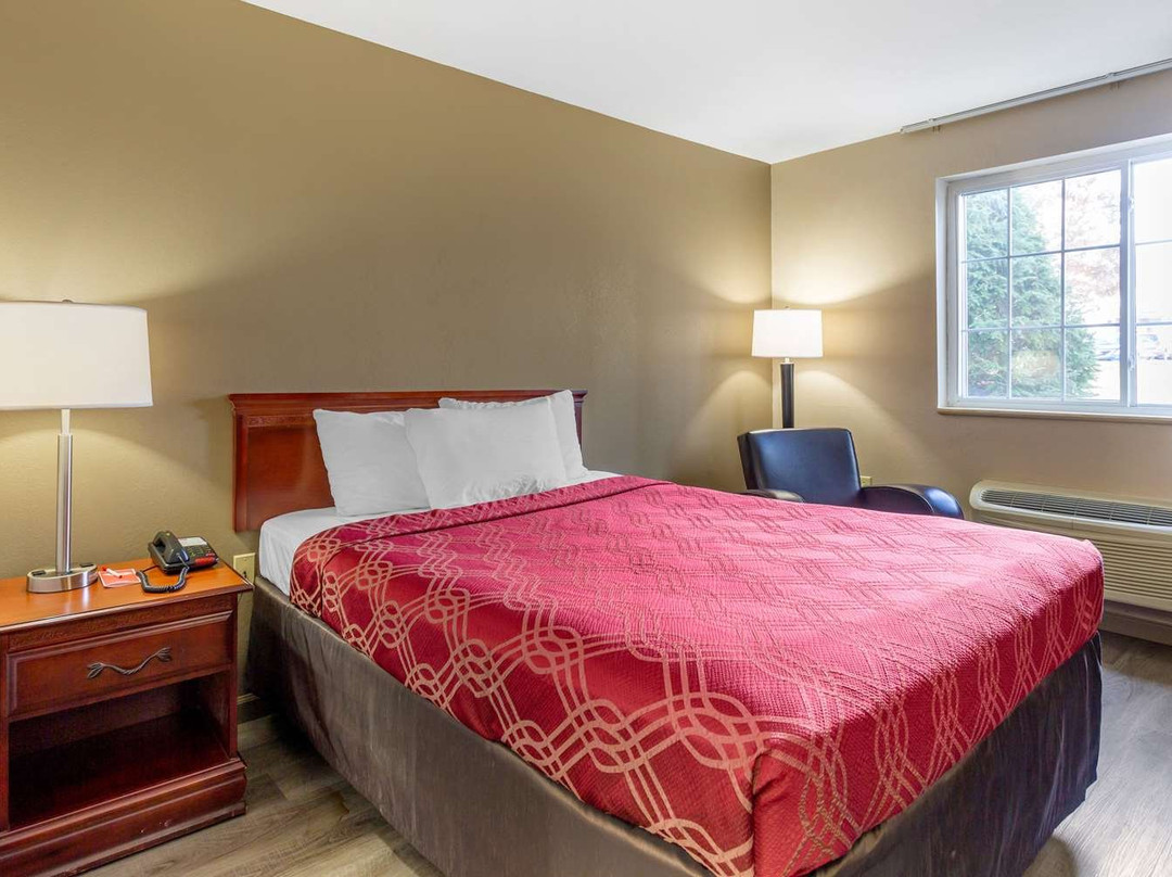 Econo Lodge Inn & Suites主图