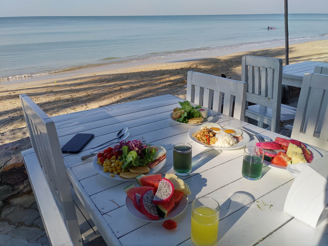 晁老桑湾酒店主图
