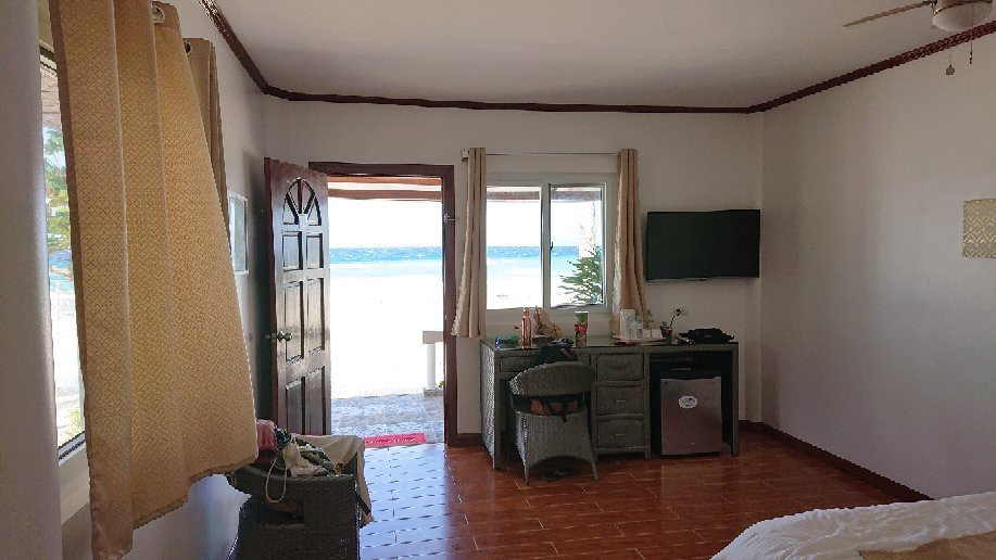 托丽背包客天堂酒店主图