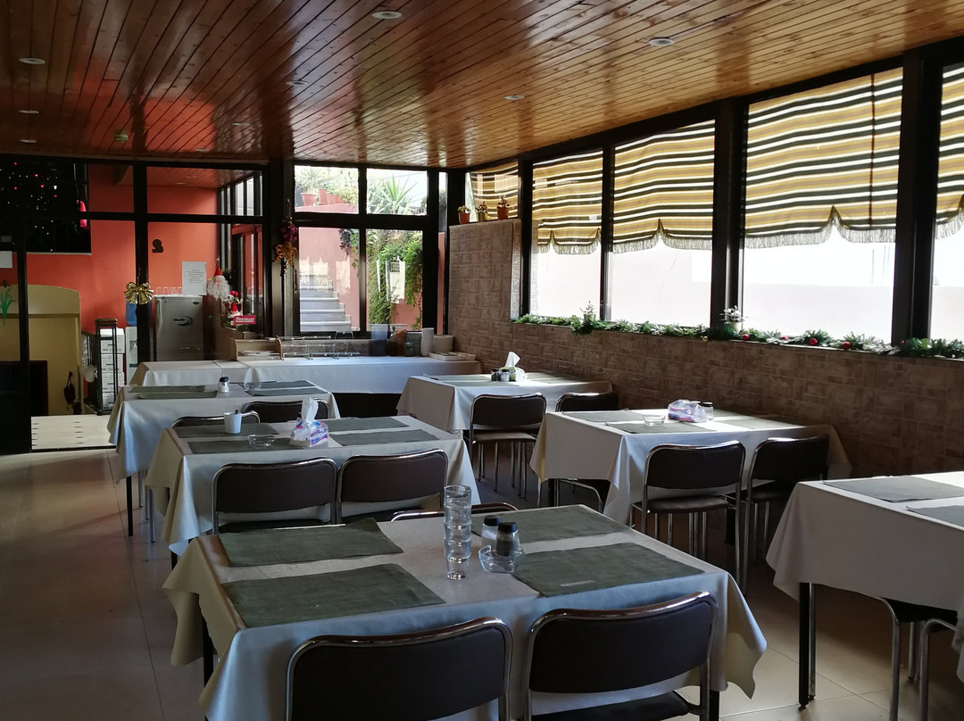 Black Iris Hotel主图