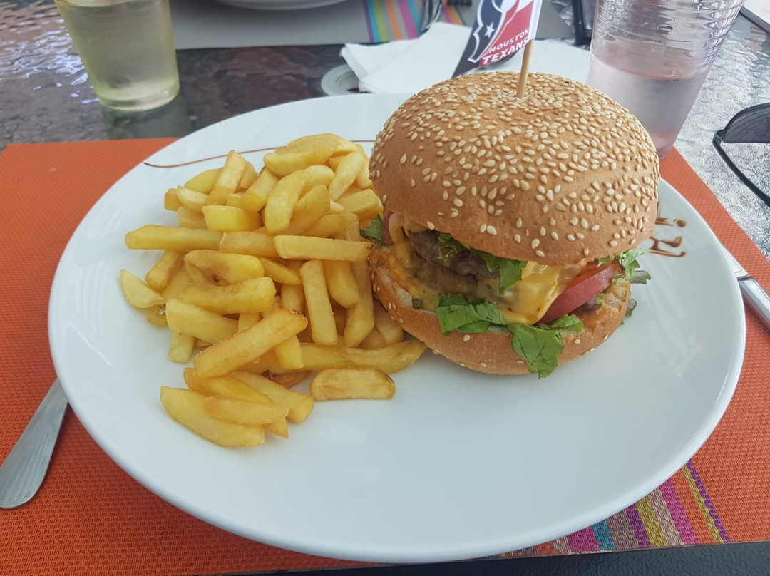 Monitel Koumac主图