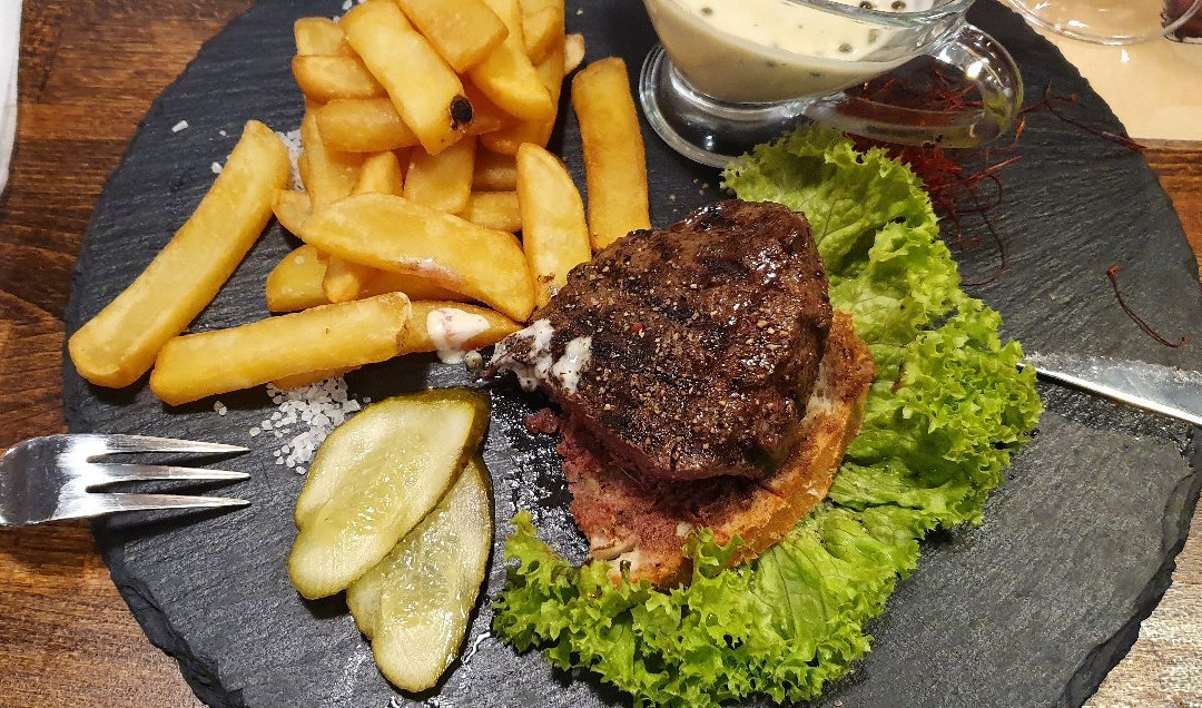 Queens Pub & Restaurant