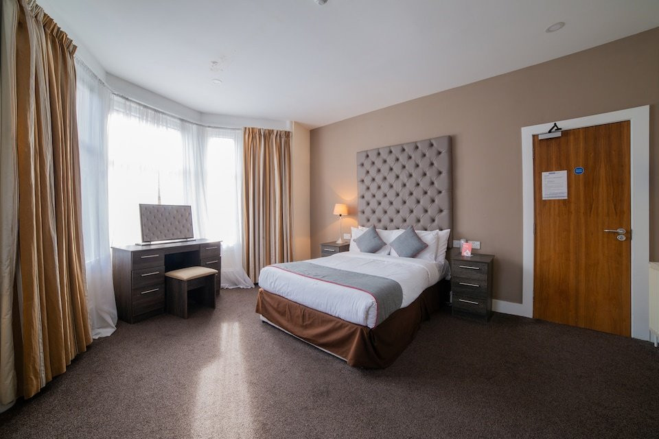 OYO The Ivory Hotel主图