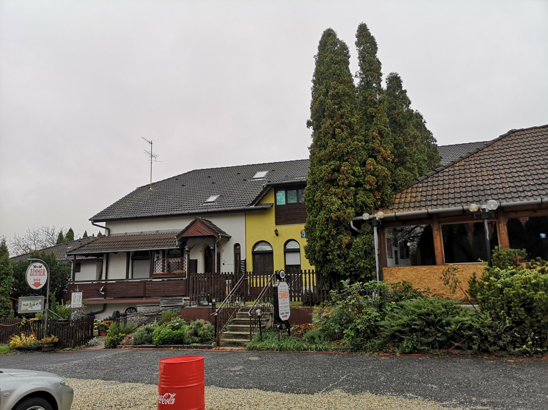 白马旅馆及餐厅
