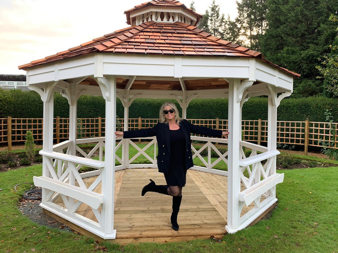 Hartsfield Manor, Betchworth主图