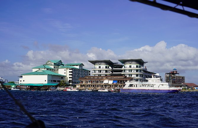 仙本那海丰大酒店主图