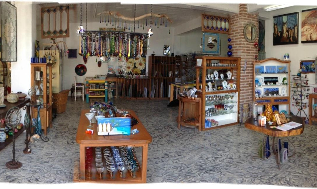 Bucerias旅游景点-Splash of Glass