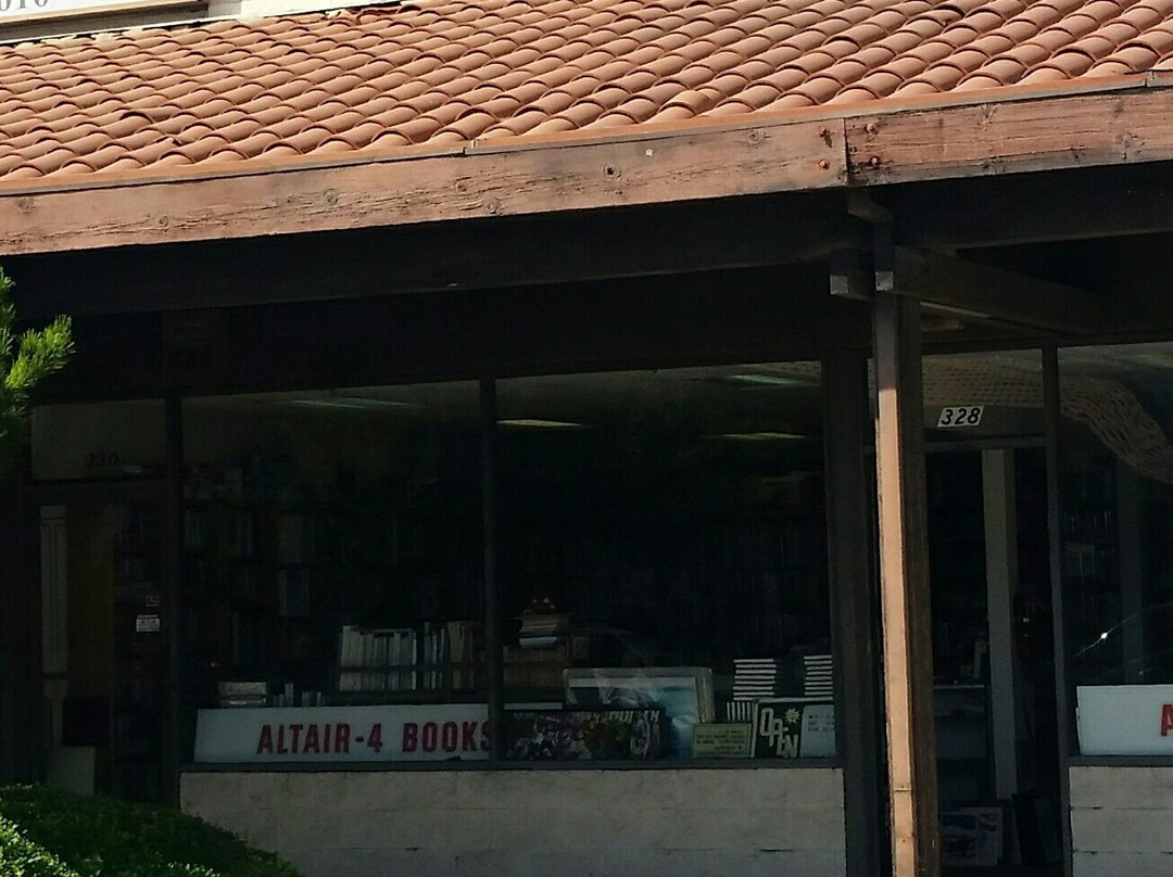 Villa Park旅游景点-Altair-4 Collectibles