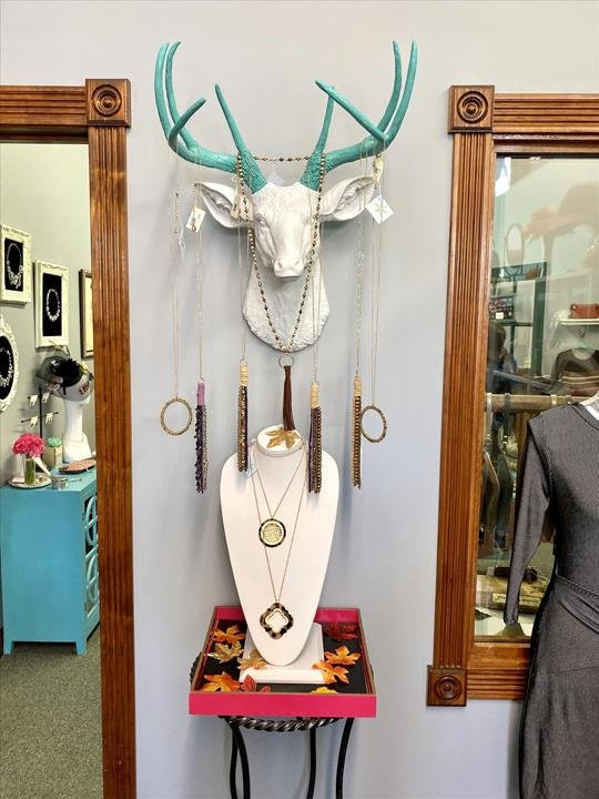 Refine 309 Women's Boutique-布卢明顿必去景点