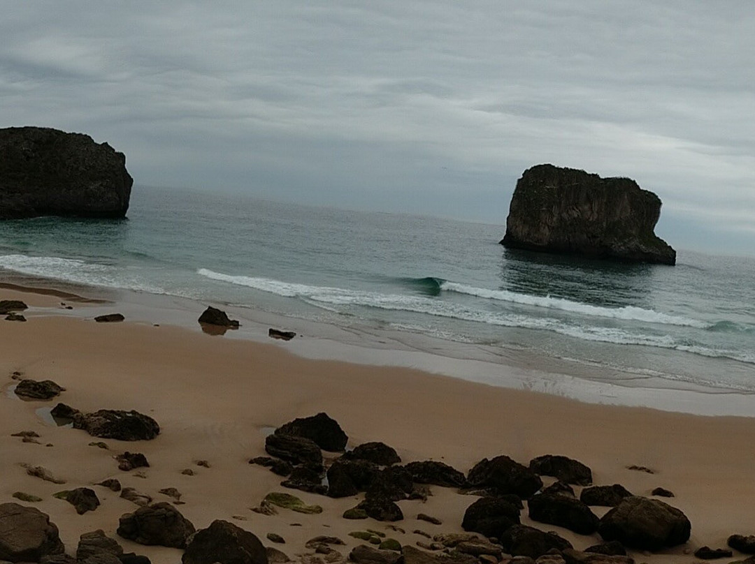 Playa de la Ballota-利亚内斯必去景点