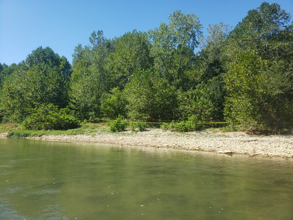 Whitewater Canoe Rental景点图片