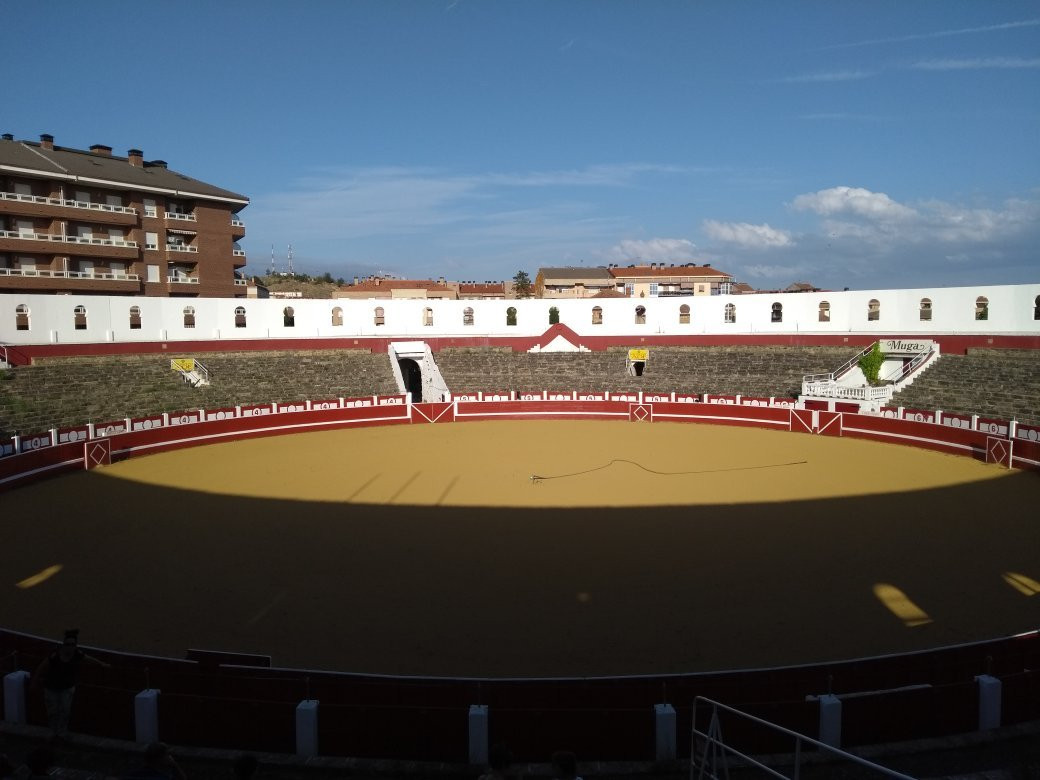 Plaza de Toros Los Rosales-哈罗必去景点