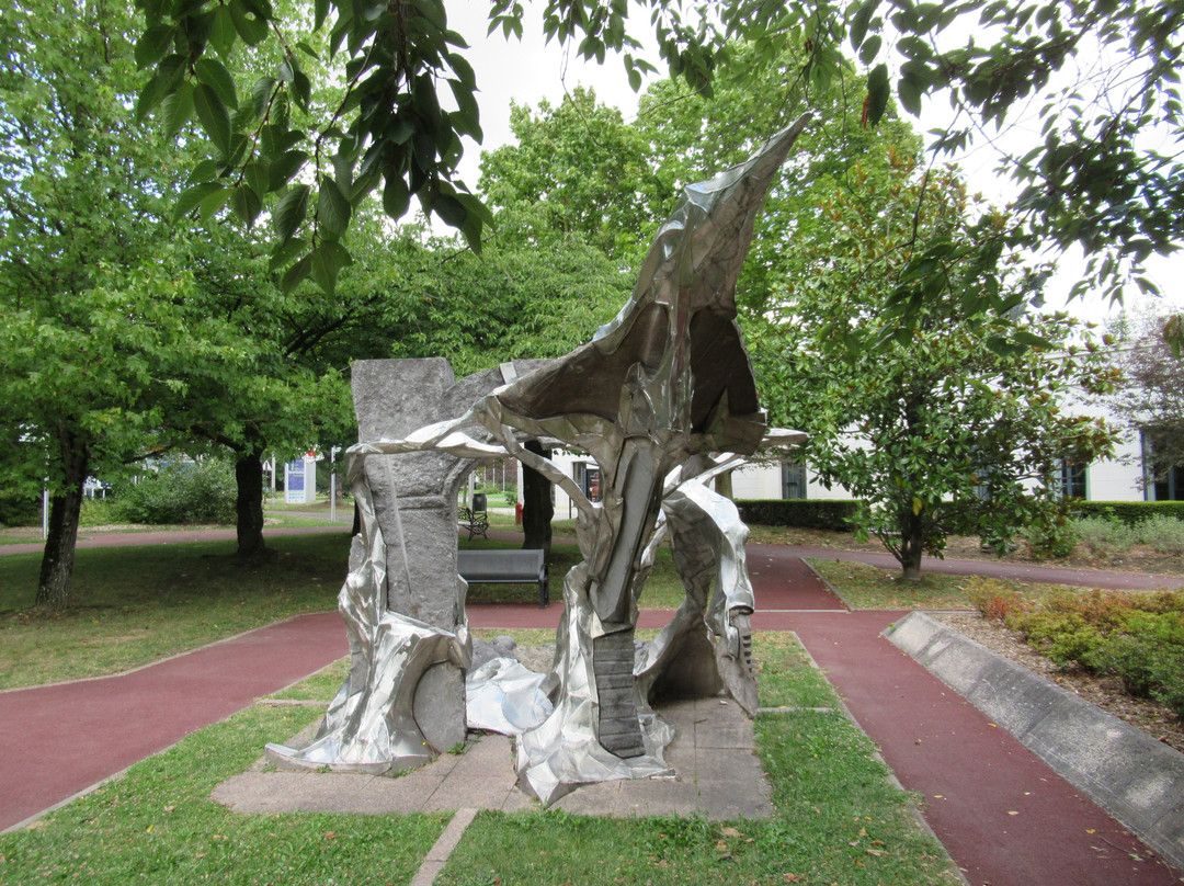 Sculpture Métalithe景点图片