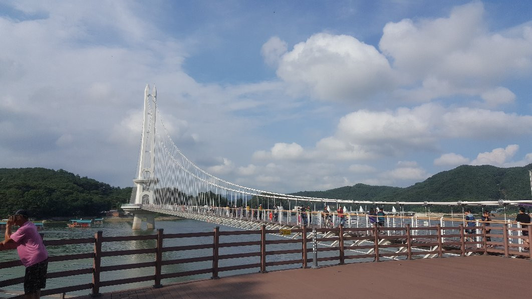 Yedangho Chulleongdali-礼山郡必去景点