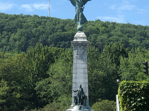 Fitz Montreal Bike & Walking Tours-蒙特利尔必去景点