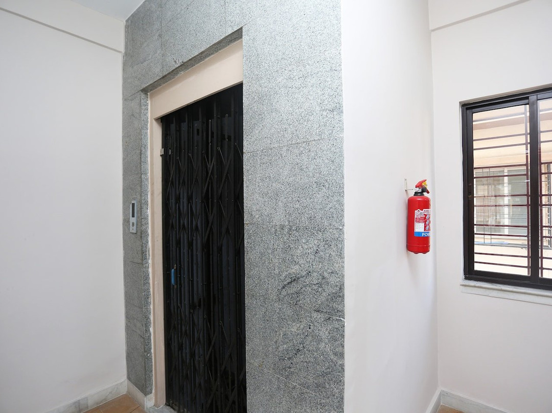 OYO 19855 B S Guest House主图