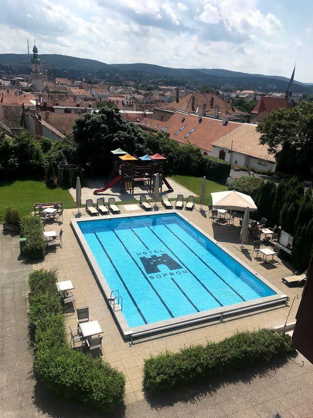 Hotel Sopron-泳池