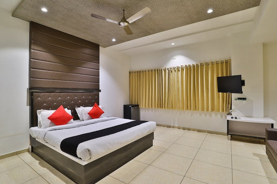 德威汽车旅馆及宴会厅主图