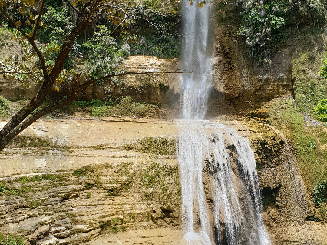 Can-umantad Falls-Candijay必去景点