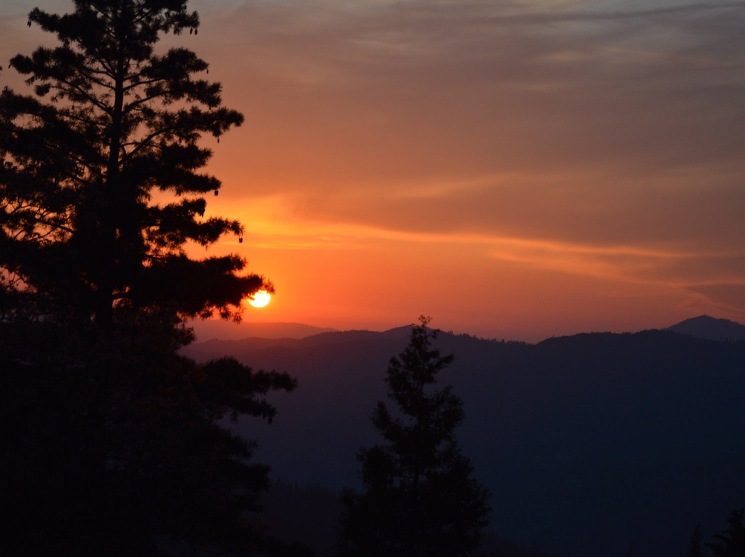 Yosemite West High Sierra Bed and Breakfast主图