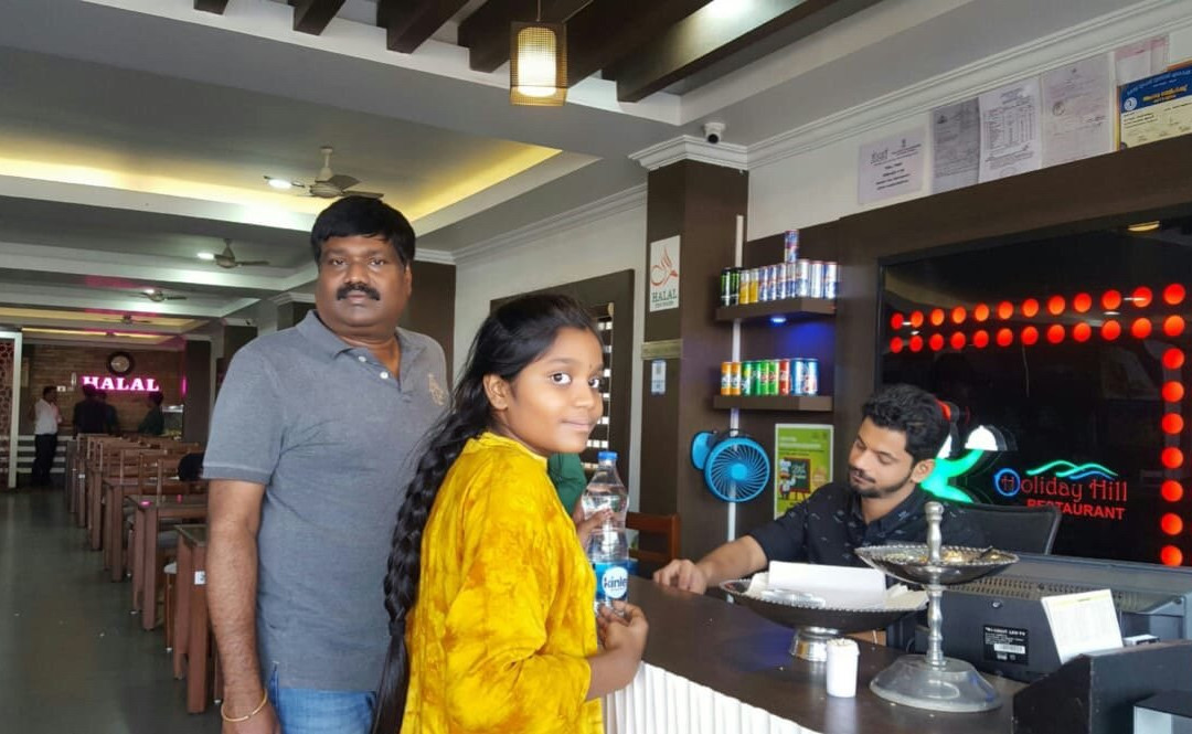 Holiday Hill Hotel & Suites主图