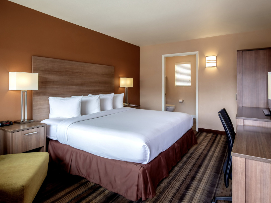 Boulder University Inn主图