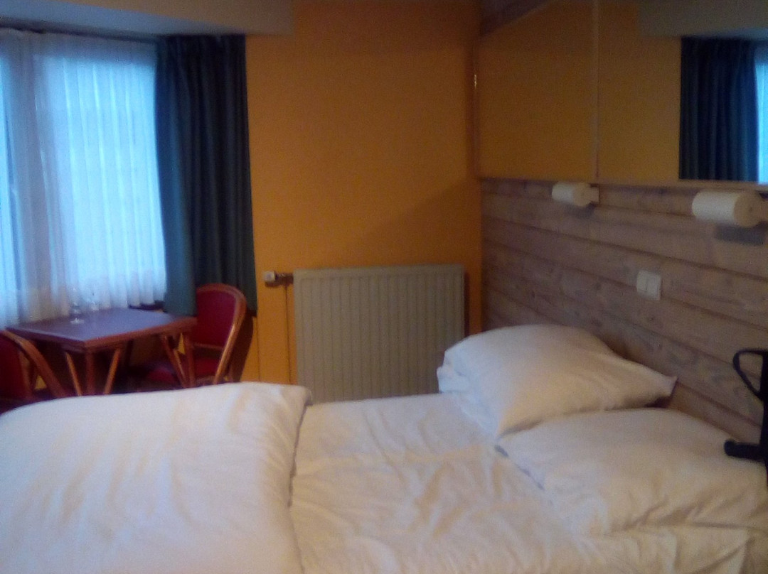 Hotel Les Arcades主图