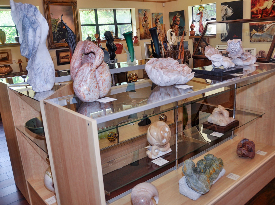 Highlander Gallery-Brasstown必去景点