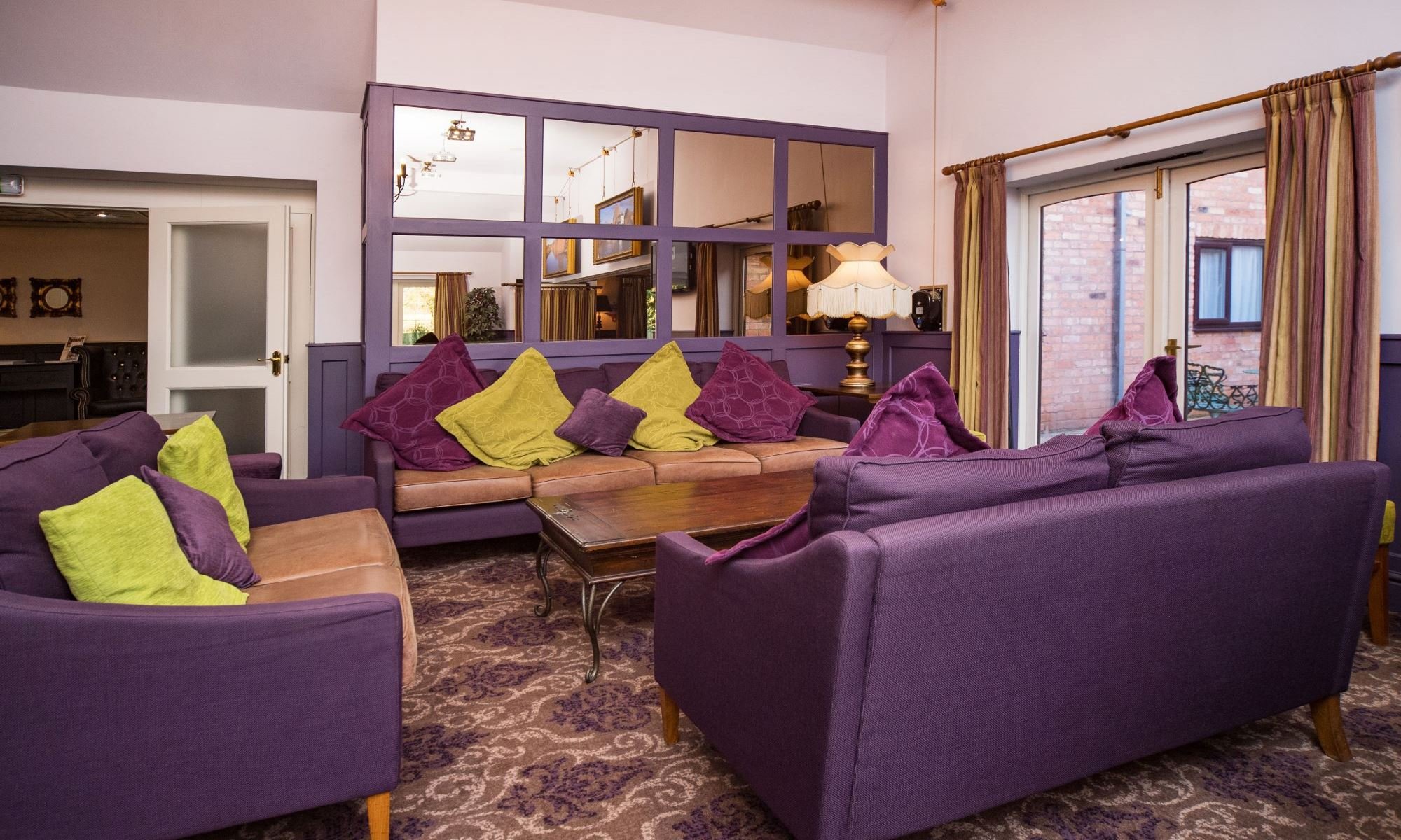 Henley Hotel-官方