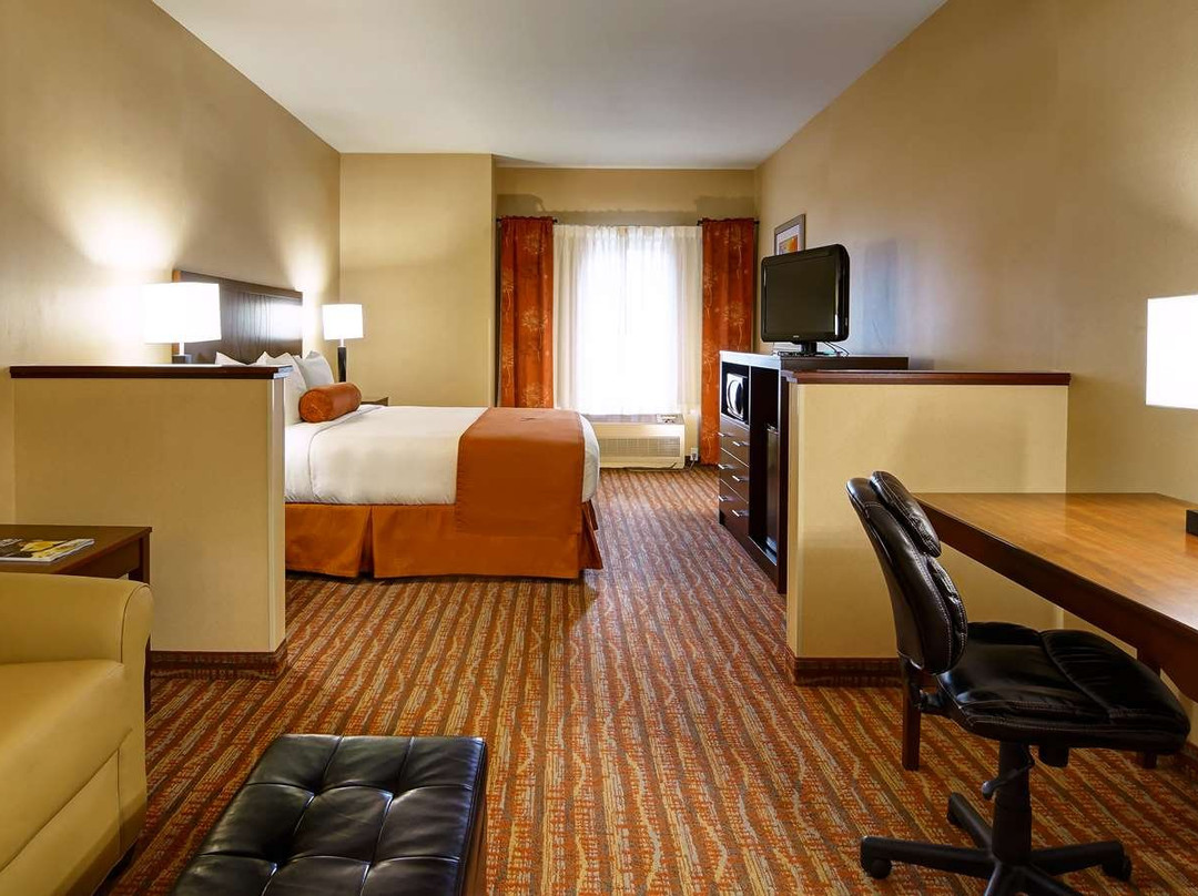 O'Fallon Suites Hotel主图