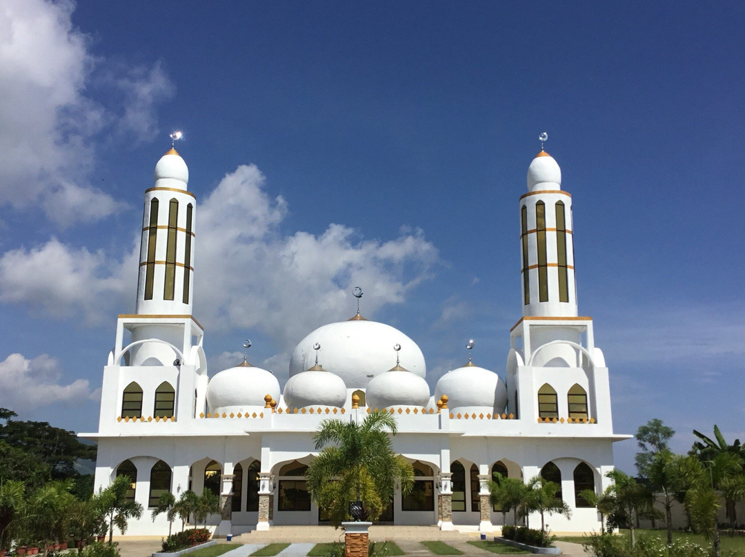Masjid Al-Nasser Abpi - White Mosque-Datu Odin Sinsuat必去景点