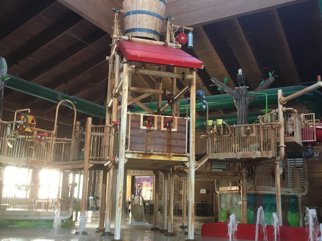 Three Bear Waterpark & Craguns Laser Tag-Baxter必去景点