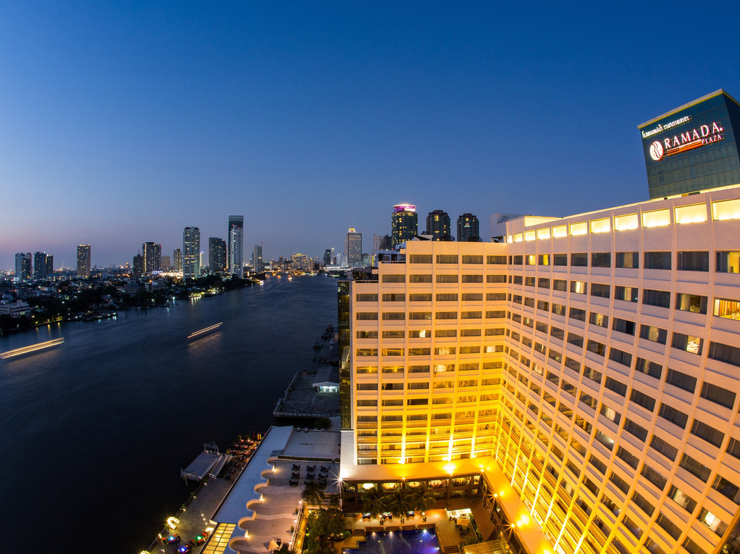 曼谷湄南河畔华美达广场酒店主图