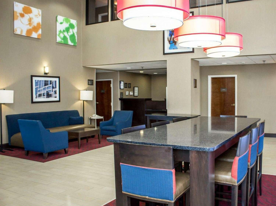 Comfort Inn and Suites主图