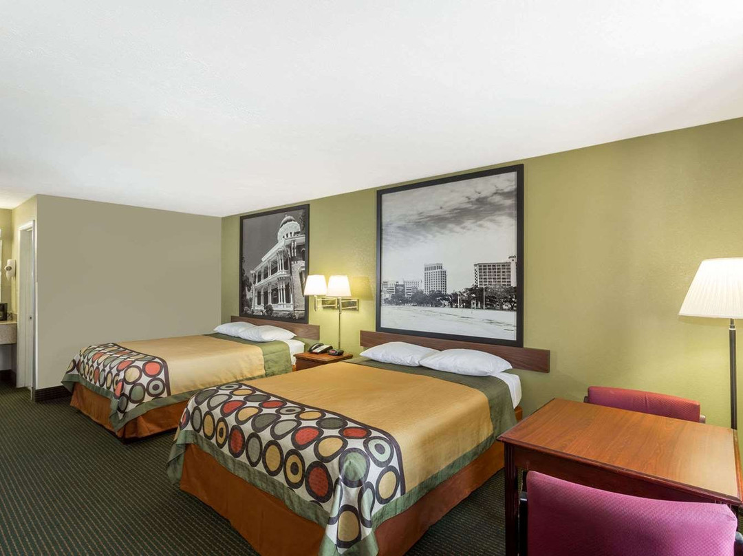 Super 8 by Wyndham Pearl/Jackson/East主图