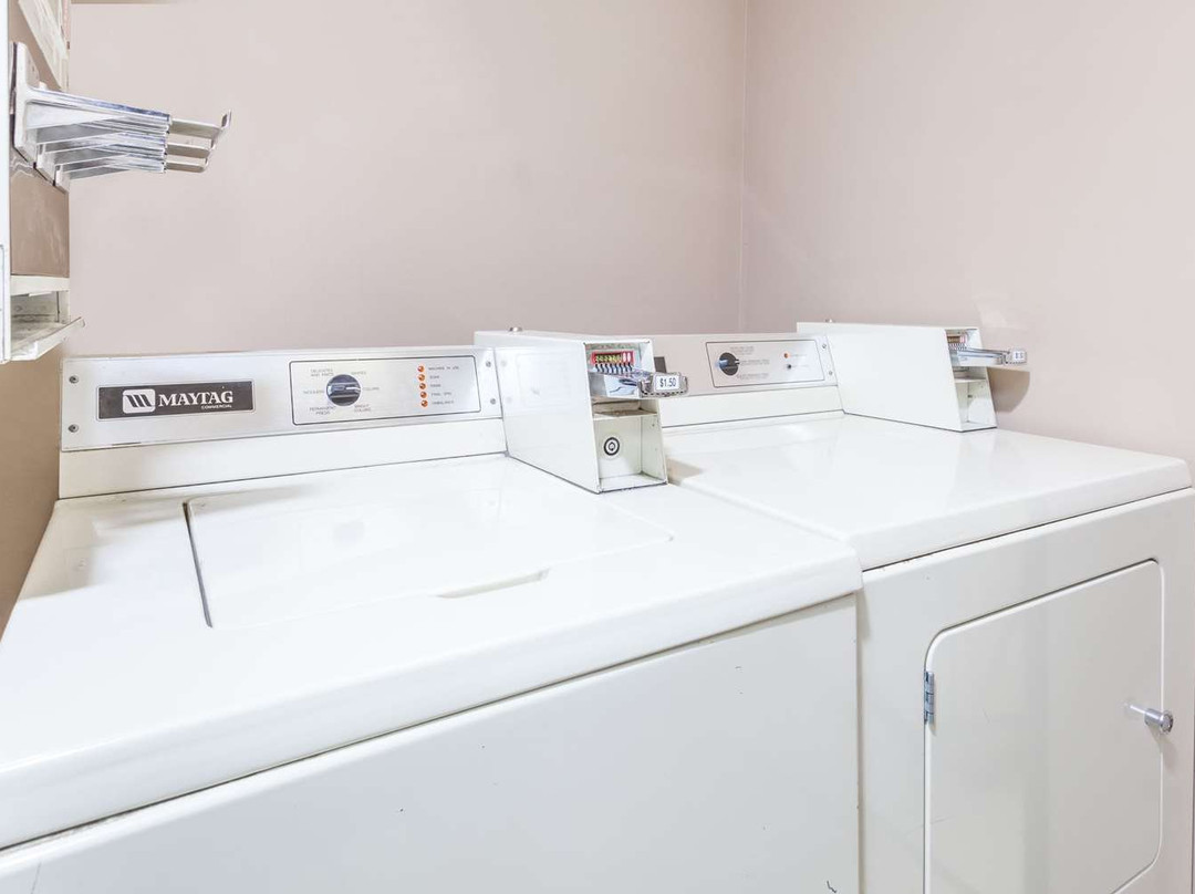 Super 8 by Wyndham Imlay City主图